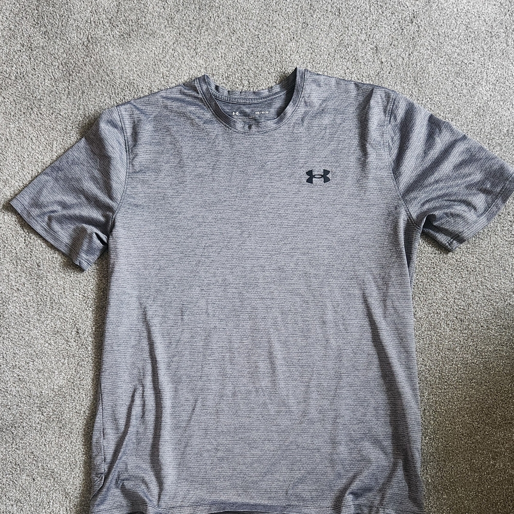 Under Armour Men's Heathered Gray Short Sleeve Tee